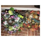 GROUP OF ARTIFICIAL FLOWERS AND WREATHS