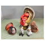 Turkeys and Pilgrim figurines