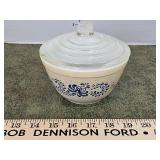 Pyrex Homestead pattern lidded casserole dish