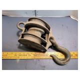 ANTIQUE LARGE METAL/IRON TRIPLE PULLEY