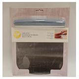 NEW WILTON CAKE LIFTER