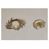 TWO VINTAGE BROOCHES