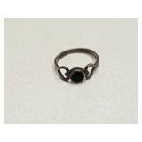 VINTAGE STERLING SILVER BLACK STONE RING