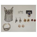 VINTAGE COSTUME FASHION JEWELRY ODDS LOT