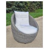 Huntington Petite Wicker Swivel Outdoor Papasan