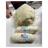 Kolor Match Fisherman Yarn and Knitted Piece