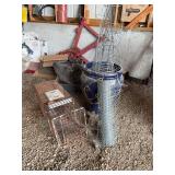 Metal Animal Trap and Wire Fencing Roll