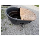 Rubbermaid 150 Gallon Stock Tank with Heater and Lid