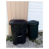 Toter and Rubbermaid Trash Can Lot