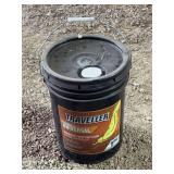 Traveller Universal Premium Tractor Fluid Trans/Hydraulic 5-Gallon Bucket