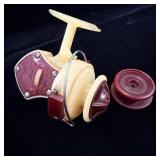 Vintage Waltco Ny-O-Lite Spinning Fishing Reel