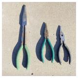3 pairs of needle nose pliers
