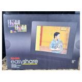NEW in box Kodak Easyshare Digital Frame 8'