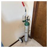 Portable oxygen tank