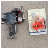 2 mini bench top vices