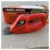 3.6 V Black & Decker grass sheer