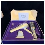 NEW in box Monat Studio One ProStyle Ceramic >