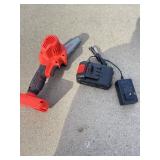 Like new mini 21 V Chainsaw