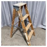 4ï¿½ Step Ladder