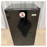 Black Igloo Mini Refrigerator >>