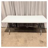 6ï¿½ Plastic Folding Table
