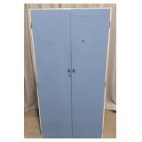 Locking Storage Cabinet w/ Shelves 71'x36'x23' >