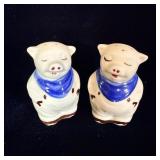 Vintage Shawnee pig salt and pepper shakers