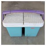 Rubbermaid #1421 'Cold n Dry' 2-in-1 ice chest >