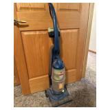 Bissell power groom compact vacuum cleaner