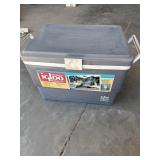 Igloo 32 quart 12 V cooler