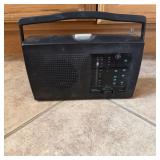 Vintage GE Portable AM FM Radio 7-2946 with