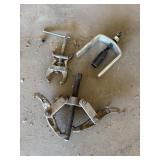 Hub pullers