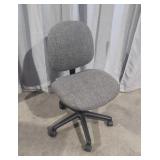 Rolling office chair