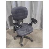 Haworth Improv H.E. ergonomic rolling office