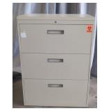 Metal three-drawer filing cabinet 41x30x18