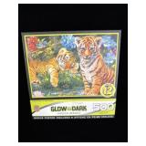 MasterPieces Glow In The Dark Tiger Cubs 500