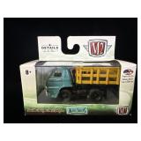 M2 Machines Auto-Trucks 1966 Dodge L600 Stake Bed