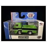 M2 Machines Mopar Garage 1966 Ddoge L600 Truck