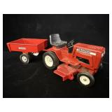 vintage ERTL #4175 Snapper Lawn Tractor with