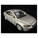 Bburago Volvo C70 1/24 Scale Diecast Car