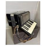 HOHNER Student II Vintage Piano Accordion 25 Keys