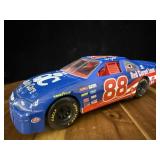 DALE JARRETT #88 1995 NASCAR 1:24  QUALITY CARE