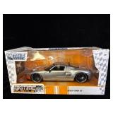 2005 FORD GT SILVER W/STRIPES 1/24 DIECAST MODEL