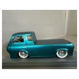 Jada Toys 1965 Ford Econoline Pickup Truck
