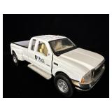 United Rentals Ford F-350 1/24 scale Diecast car