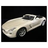 white Mercedes-Benz SLS AMG Roadster 1:24 scale