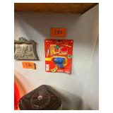 Vintage NOS Ray gun keychain