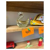 Vintage glass swan figurine / no c/c