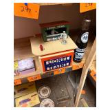NOS Lionel animated news stand / working 6 2308