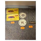 2 vintage Tepco China Western plates